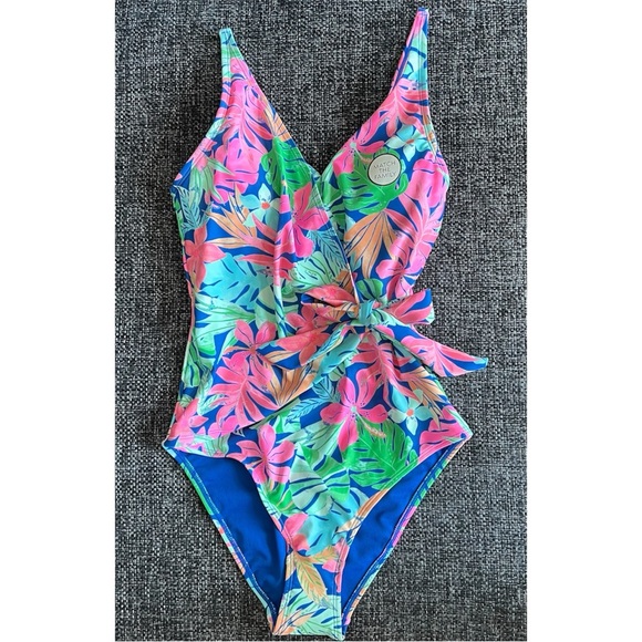 NEW Member's Mark Women's Wrap-Style One-Piece Swimsuit - Picture 1 of 12